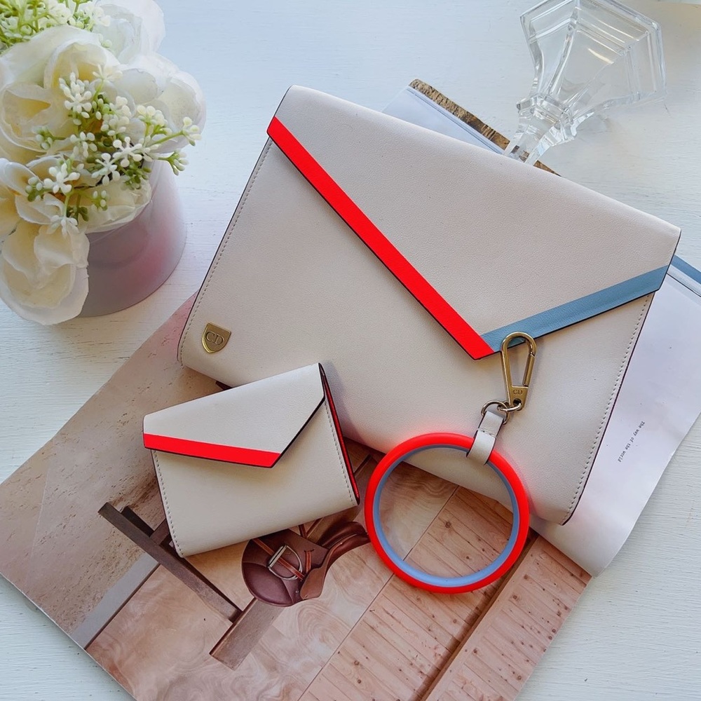 3 in one ⚡️❤️Dior Calfskin Clutch with coin bag